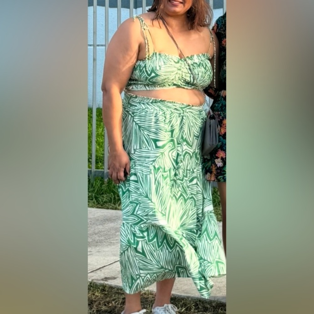 Vacation Vibes!!! 
Ruched crop top and skirt set in palm tree green design